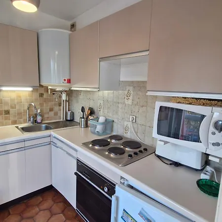 Climatisé Avec Balcon Et Parking, Proche Plages De - Fr-1-780-92