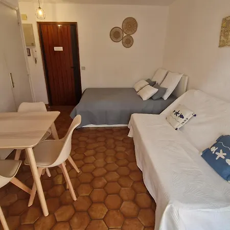 Διαμέρισμα Climatise Avec Parking, Proche Et Commerces A - Fr-1-780-92 *