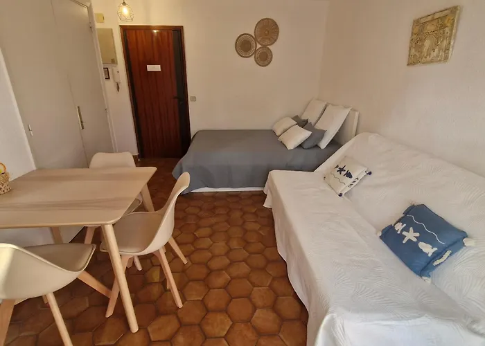 Διαμέρισμα Climatise Avec Parking, Proche Et Commerces A - Fr-1-780-92 *