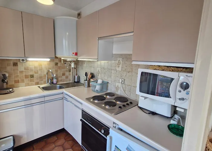 Climatisé Avec Balcon Et Parking, Proche Plages De - Fr-1-780-92