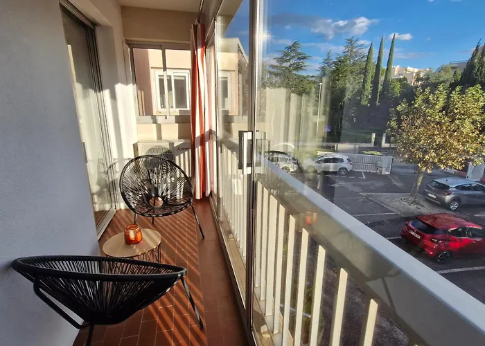 Climatisé Avec Balcon Et Parking, Proche Plages De - Fr-1-780-92 *